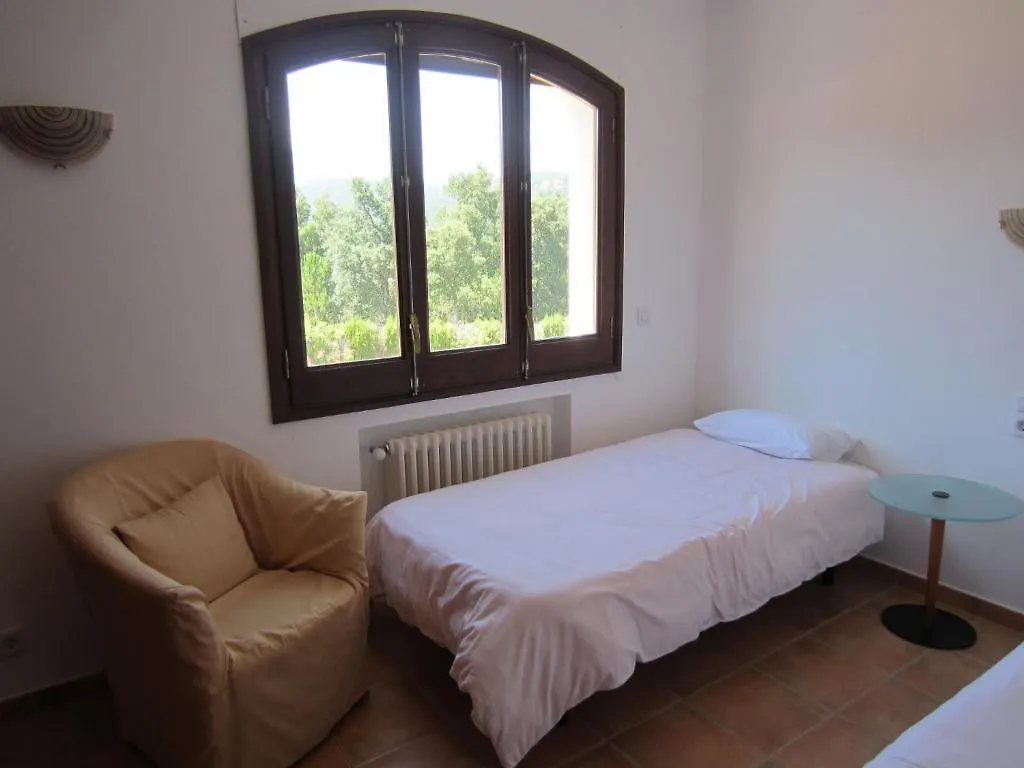 Restaurante Y Apartamentos Can Mora Darnius Отель