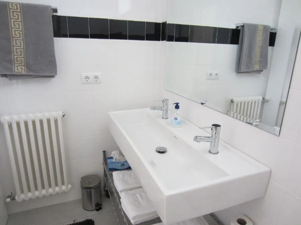 Restaurante Y Apartamentos Can Mora Darnius Испания